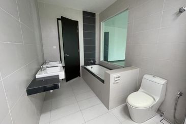 Trillium, Perdana Lakeview East