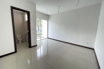 Trillium, Perdana Lakeview East