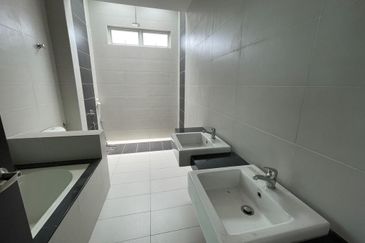 Trillium, Perdana Lakeview East