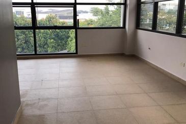 The Maisons, Perdana Lakeview East