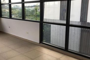 The Maisons, Perdana Lakeview East