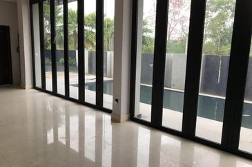 The Maisons, Perdana Lakeview East