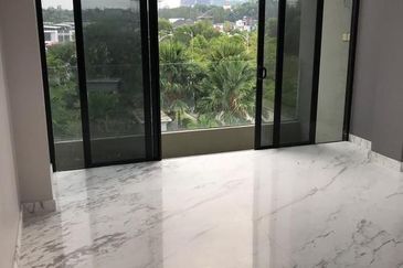 The Maisons, Perdana Lakeview East