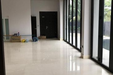 The Maisons, Perdana Lakeview East