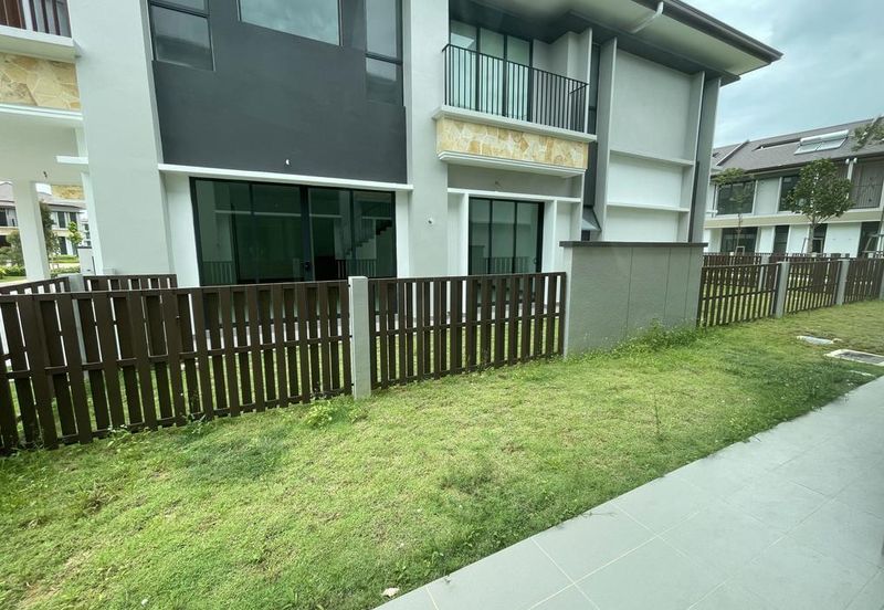 Isle of Botanica, Setia Eco Glades