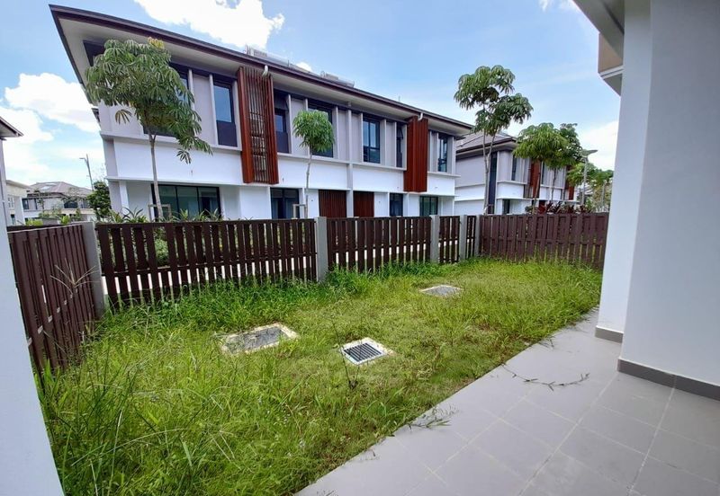 Isle of Botanica, Setia Eco Glades