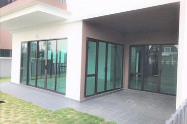 Lepironia Gardens, Setia Eco Glades