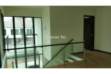 Charms of Nusantara, Setia Eco Glades