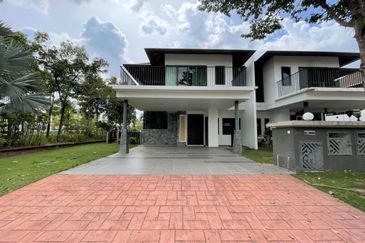 Charms of Nusantara, Setia Eco Glades