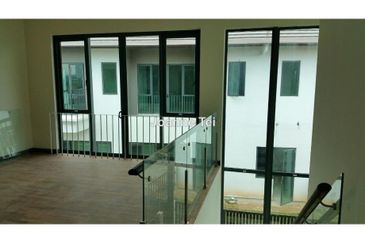 Charms of Nusantara, Setia Eco Glades