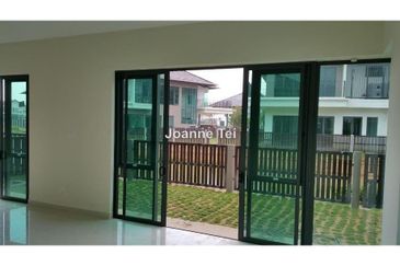 Charms of Nusantara, Setia Eco Glades