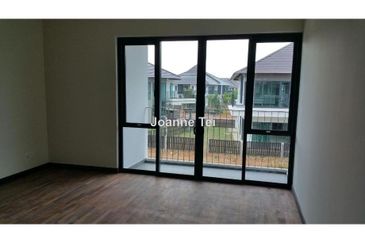 Charms of Nusantara, Setia Eco Glades