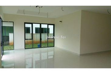 Charms of Nusantara, Setia Eco Glades