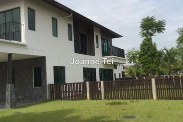 Charms of Nusantara, Setia Eco Glades