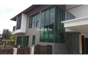 Charms of Nusantara, Setia Eco Glades