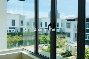 Symphony Hills Schubert