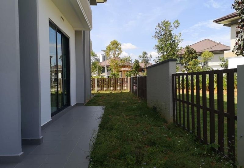 Isle of Botanica, Setia Eco Glades