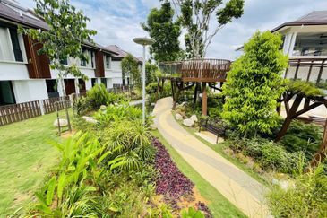 Isle of Botanica, Setia Eco Glades