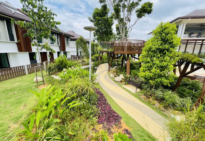 Isle of Botanica, Setia Eco Glades