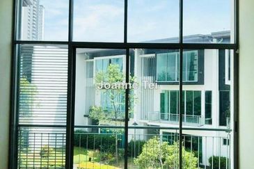 Symphony Hills Schubert