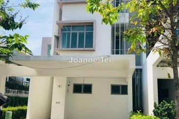 Symphony Hills Schubert