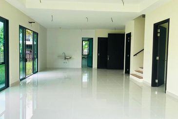 Charms of Nusantara, Setia Eco Glades