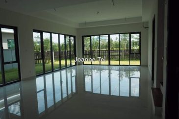 Charms of Nusantara, Setia Eco Glades