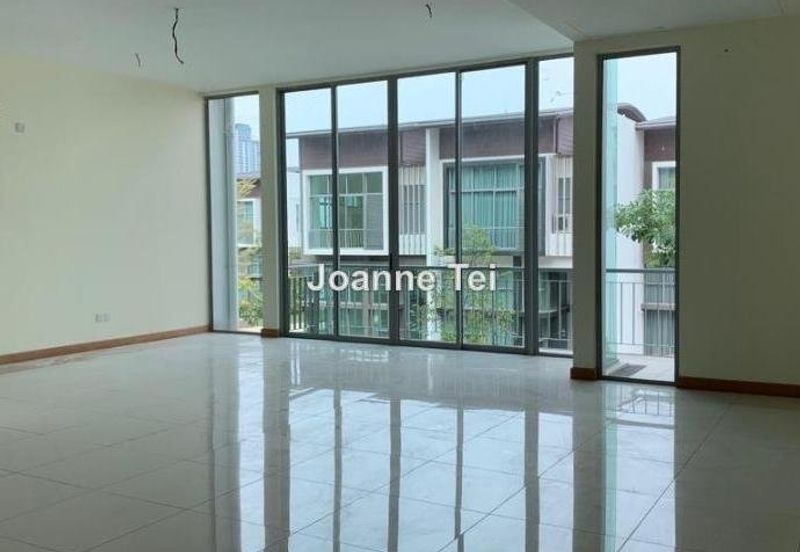 Symphony Hills Schumann