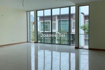 Symphony Hills Schumann