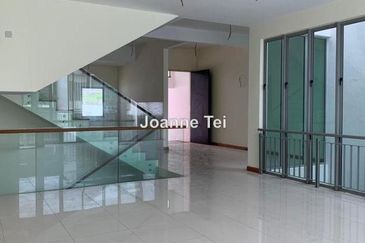 Symphony Hills Schumann