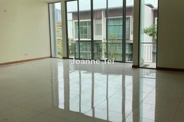 Symphony Hills Schumann