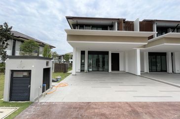 Isle of Botanica, Setia Eco Glades