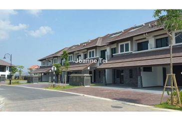 Charms of Nusantara, Setia Eco Glades