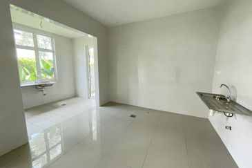 Trillium, Perdana Lakeview East