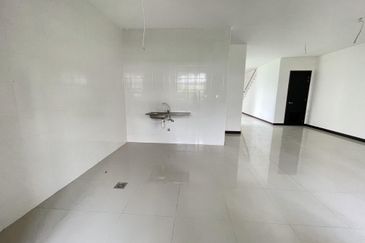 Trillium, Perdana Lakeview East