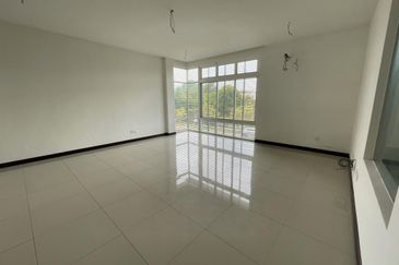 Trillium, Perdana Lakeview East