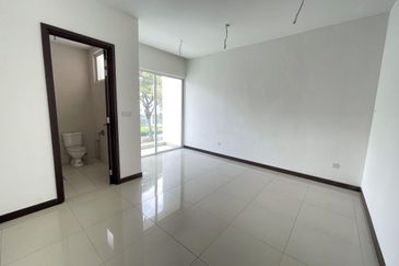 Trillium, Perdana Lakeview East