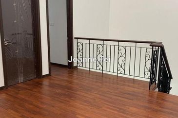 Jewels of Grasmere, Setia Marina