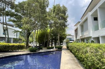 Trillium, Perdana Lakeview East