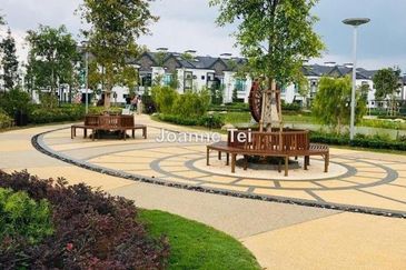 Jewels of Grasmere, Setia Marina