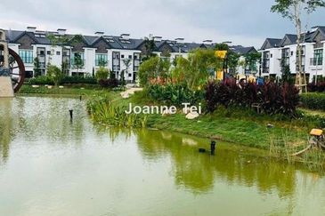 Jewels of Grasmere, Setia Marina