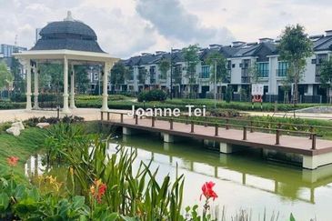 Jewels of Grasmere, Setia Marina