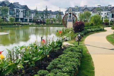 Jewels of Grasmere, Setia Marina