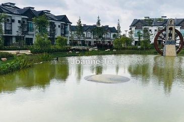 Jewels of Grasmere, Setia Marina
