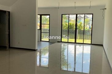 Jewels of Grasmere, Setia Marina