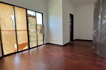 Jewels of Grasmere, Setia Marina