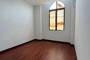 Jewels of Grasmere, Setia Marina