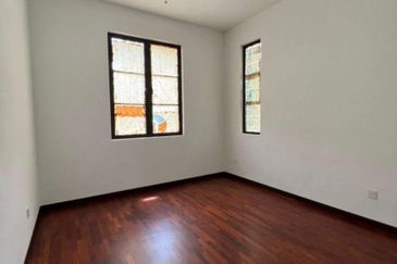 Jewels of Grasmere, Setia Marina