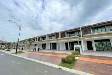 Isle of Botanica, Setia Eco Glades