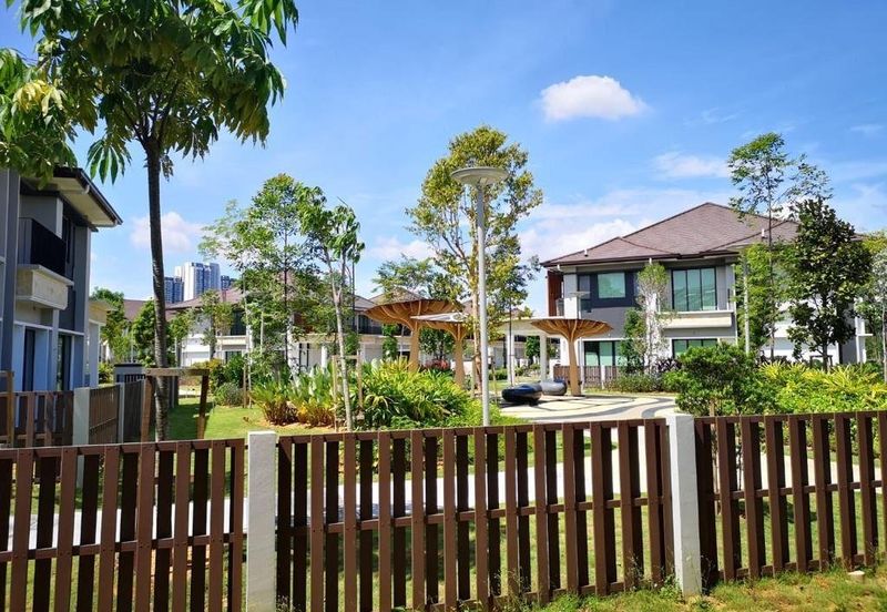 Isle of Botanica, Setia Eco Glades